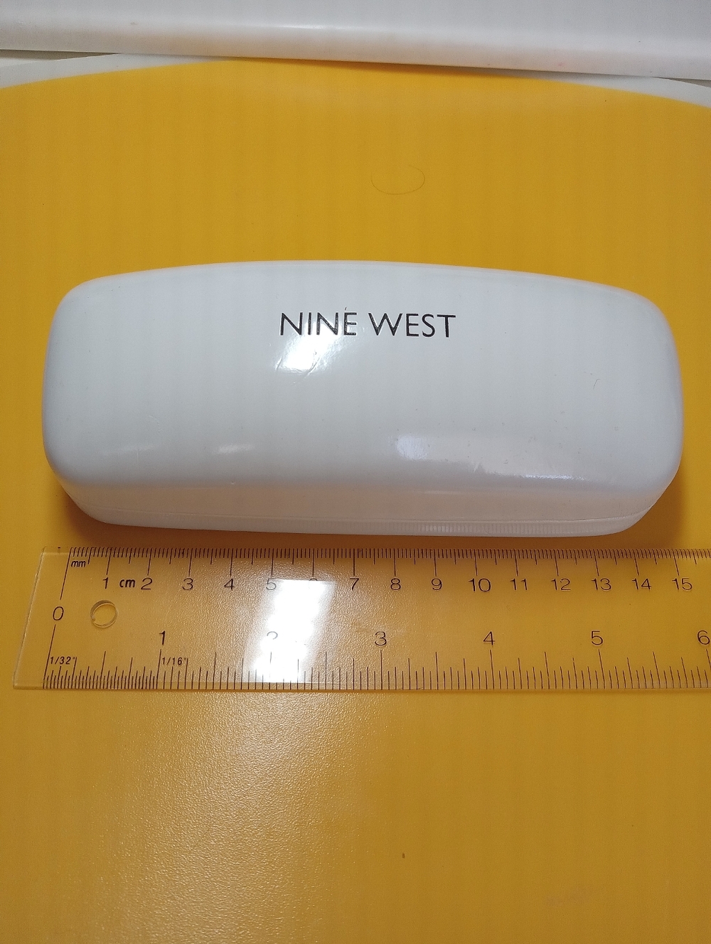 Nine West White Glossy Hard Sunglasses Case